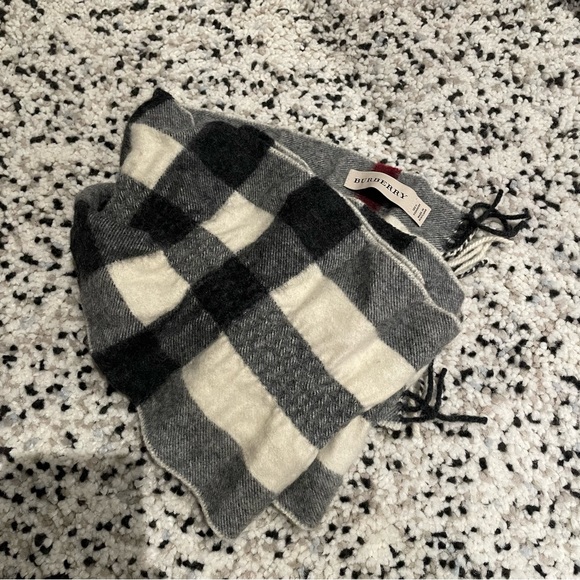 Burberry Scarf - Picture 2 of 2
